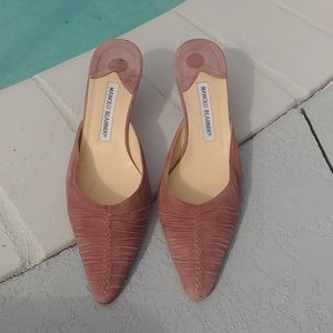 Manolo Blahnik suede ruched mauve mules 39